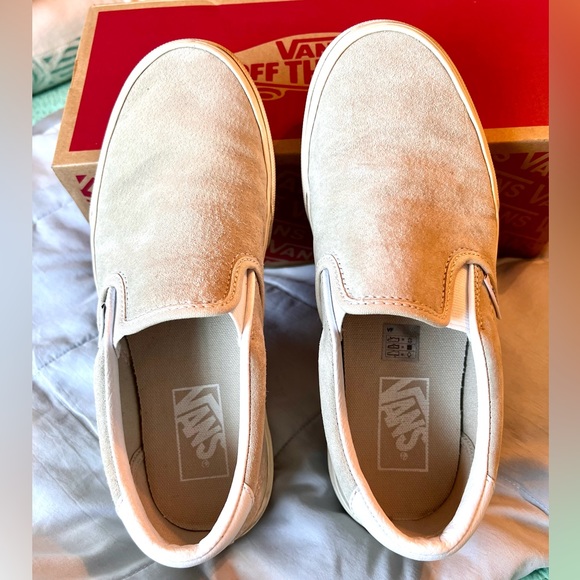 Vans Shoes - VANS Unisex Off The Wall Shoes Pig Suede Slip On Oatmeal/SnowWhite Mns 6 Wms 7.5